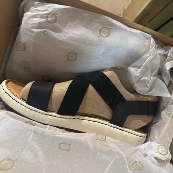 SOLD OUT - Picture 4 of 5